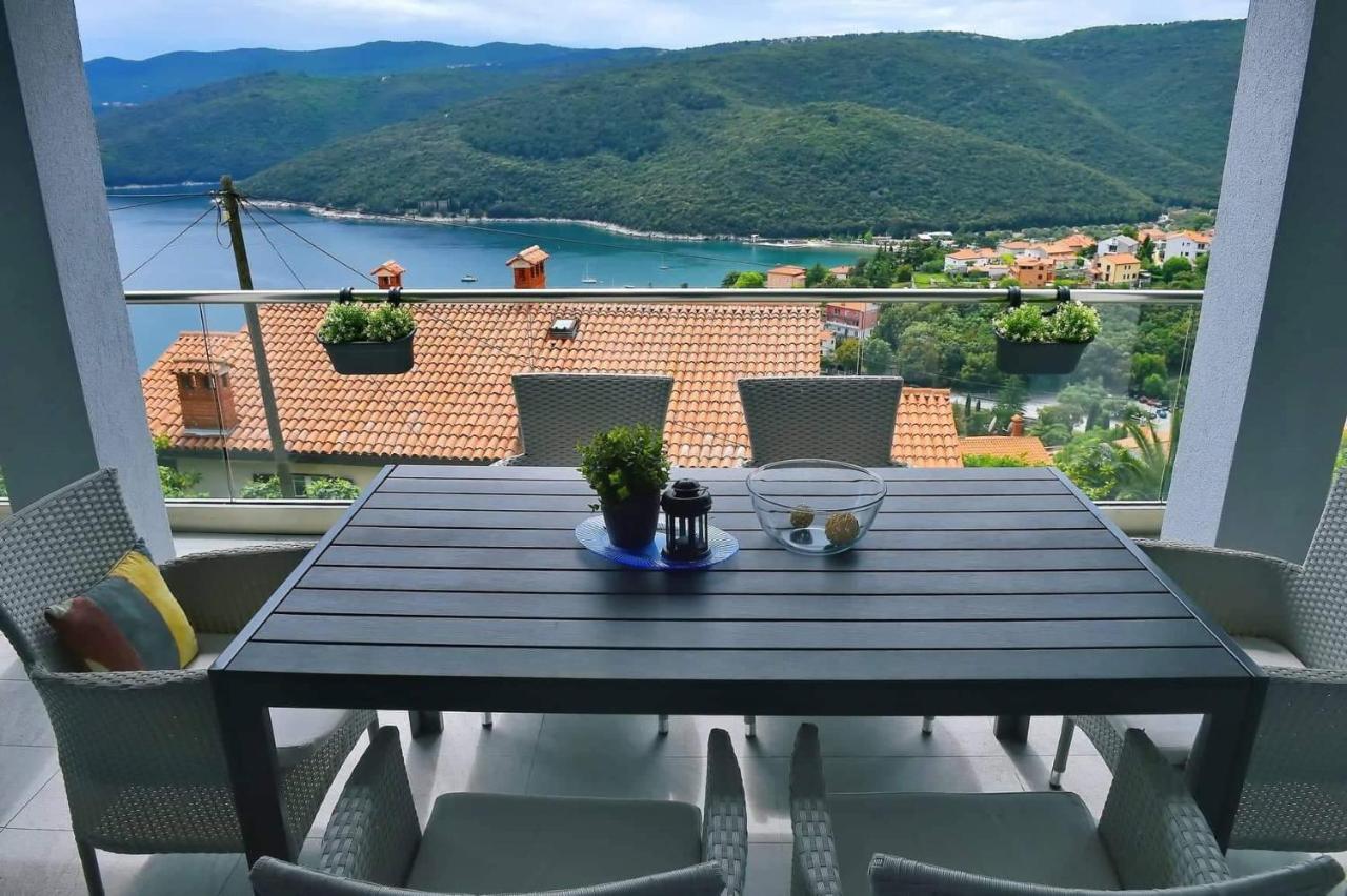 Apartment Vanilla Ii With Beautiful Seaview